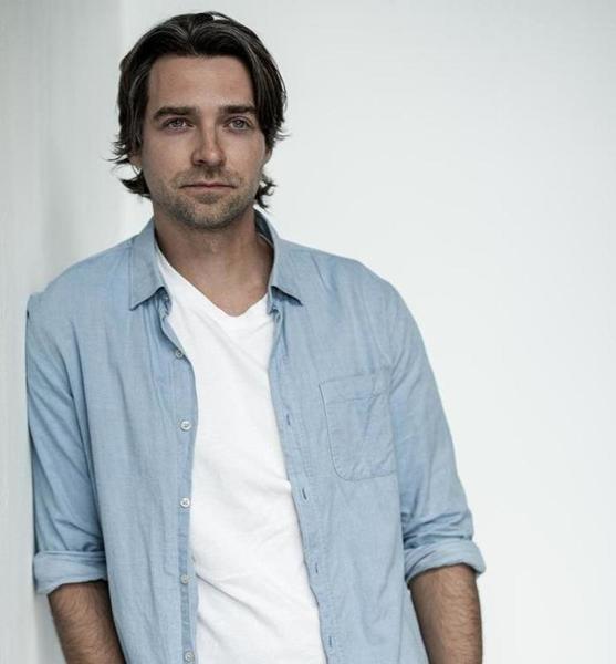 Dominik B. – Schauspiel Sedcard-Foto 5 bei JustInCast