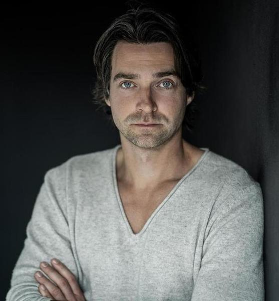 Dominik B. – Schauspiel Sedcard-Foto 2 bei JustInCast