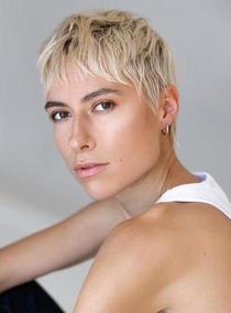 Elisa – Schauspieler & Darsteller Sedcard bei JustInCast