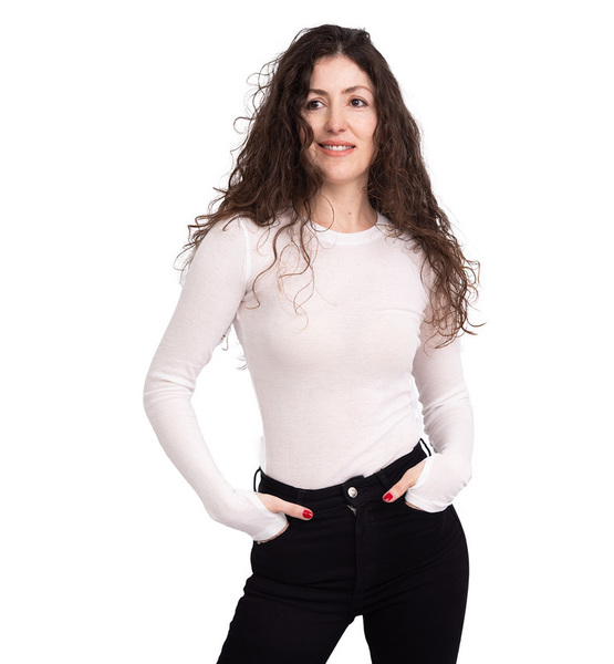 Bengü A. – Real People Sedcard-Foto 5 bei JustInCast