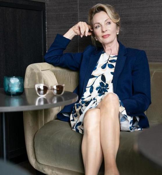 Marianne W. – Fashion Sedcard-Foto 2 bei JustInCast