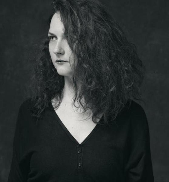 Jehanne W. – Schauspiel Sedcard-Foto 4 bei JustInCast