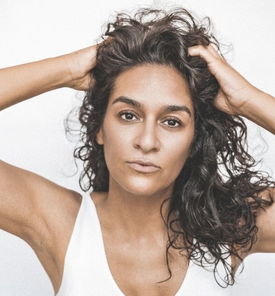 Charlotte Natalie J. – Schauspiel Sedcard-Foto 2 bei JustInCast