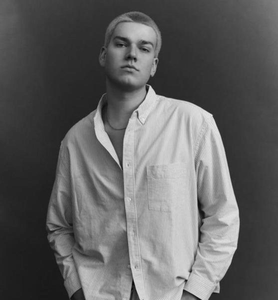 Finn D. – Fashion Sedcard-Foto 2 bei JustInCast