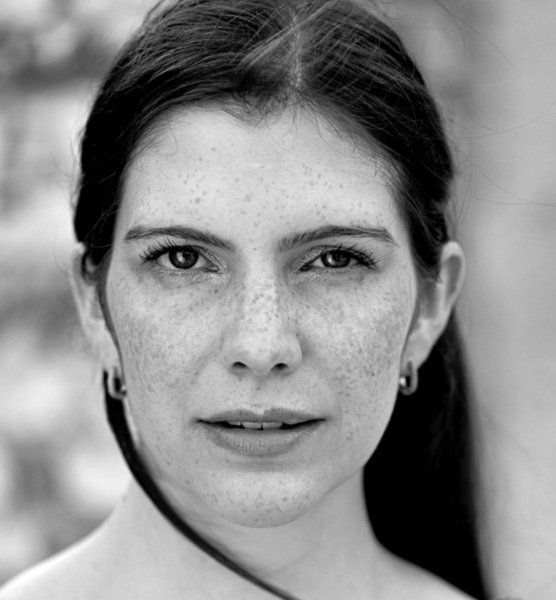 Marina D. – Schauspiel Sedcard-Foto 5 bei JustInCast