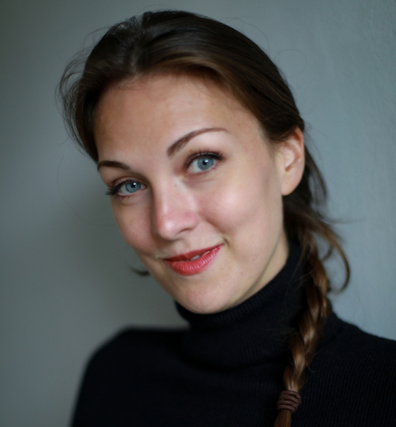 Theresia E. – Schauspiel Sedcard-Foto 5 bei JustInCast