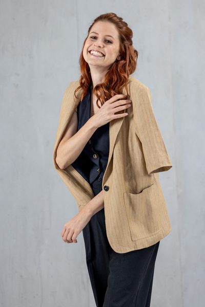 Anja S. – Schauspiel Sedcard-Foto 7 bei JustInCast