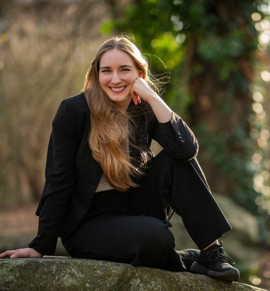 Laura S. – Schauspiel Sedcard-Foto 3 bei JustInCast