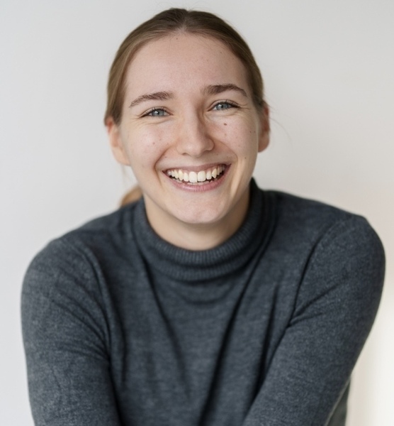 Laura S. – Schauspiel Sedcard-Foto 5 bei JustInCast