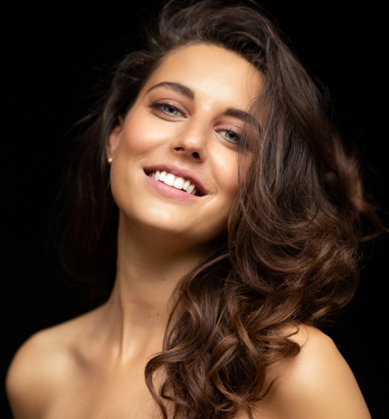 Nadine V. – Schauspiel Sedcard-Foto 5 bei JustInCast