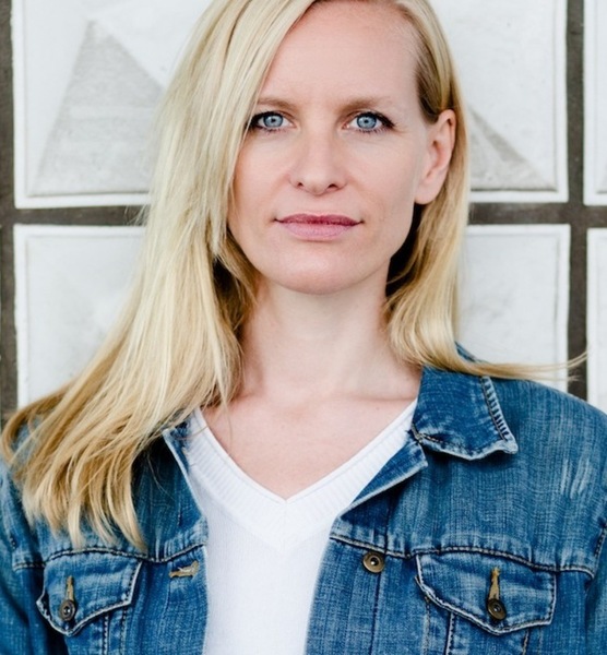 Daniela G. – Acting sedcard image 5 at JustInCast