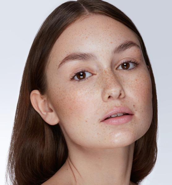 Carolin F. – Fashion Sedcard-Foto 5 bei JustInCast