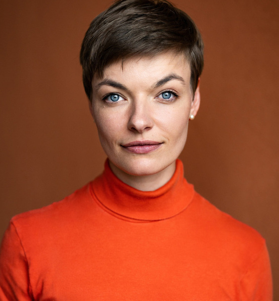 Isabell J. – Schauspiel Sedcard-Foto 4 bei JustInCast