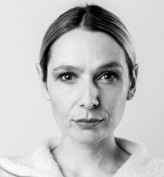 Julia G. – Schauspiel Sedcard-Foto 4 bei JustInCast