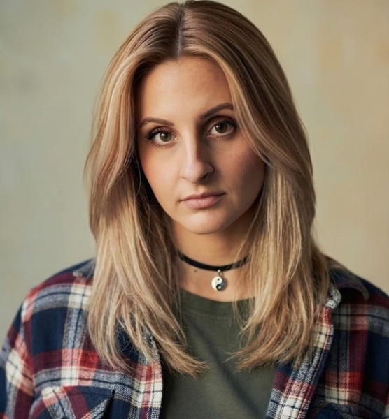 Sarah C. – Schauspiel Sedcard-Foto 4 bei JustInCast