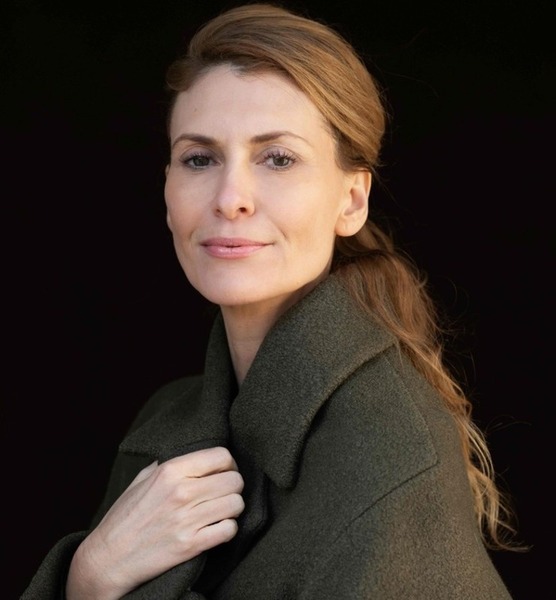 Andra K. – Schauspiel Sedcard-Foto 4 bei JustInCast