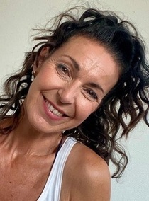 Stefanie – Schauspieler & Darsteller Sedcard bei JustInCast
