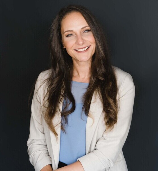 Jana  R. – Schauspiel Sedcard-Foto 4 bei JustInCast