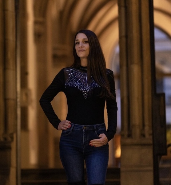 Marina J. – Fashion Sedcard-Foto 5 bei JustInCast