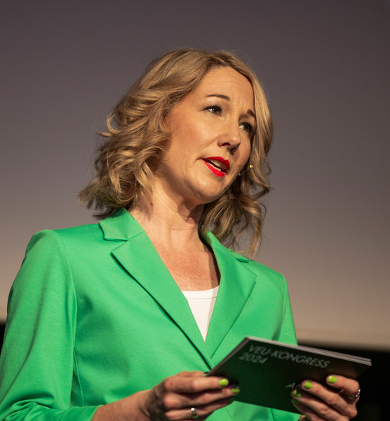 Corine B. – Schauspiel Sedcard-Foto 7 bei JustInCast
