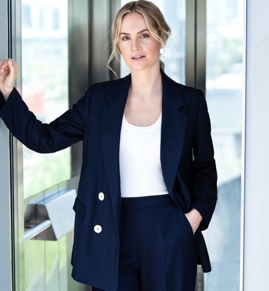 Jana F. – Schauspiel Sedcard-Foto 4 bei JustInCast