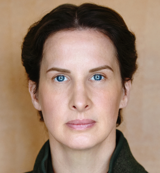 Christine D. – Moderation Sedcard-Foto 3 bei JustInCast