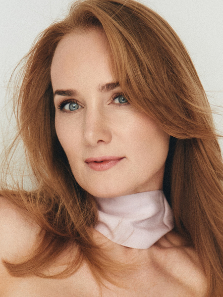 lina j. – Fashion Sedcard-Foto 2 bei JustInCast