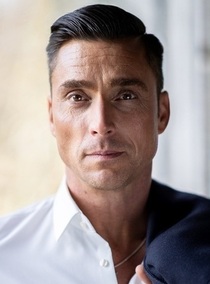 Dennis – Models sedcard at JustInCast