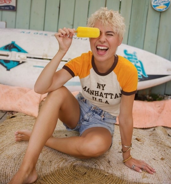 Elisa L. – Schauspiel Sedcard-Foto 5 bei JustInCast