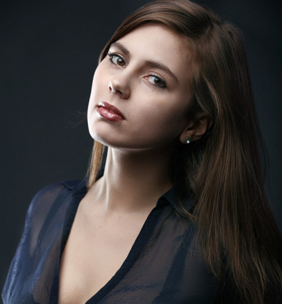 Alexandra H. – Schauspiel Sedcard-Foto 4 bei JustInCast