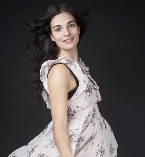 Dominique R. – Schauspiel Sedcard-Foto 3 bei JustInCast