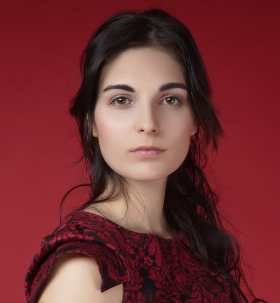 Dominique R. – Schauspiel Sedcard-Foto 2 bei JustInCast