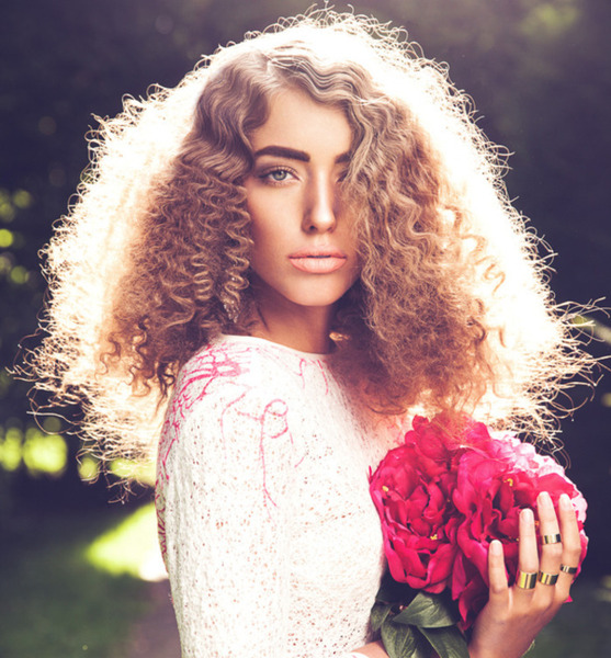 Mireya W. – Fashion Sedcard-Foto 3 bei JustInCast