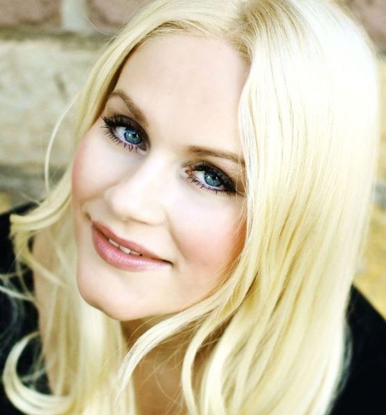 Lena V. – Schauspiel Sedcard-Foto 2 bei JustInCast