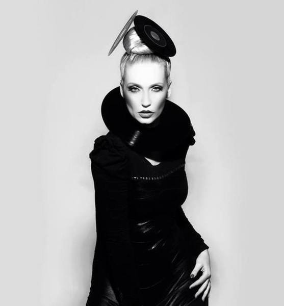 Julia S. – Schauspiel Sedcard-Foto 2 bei JustInCast