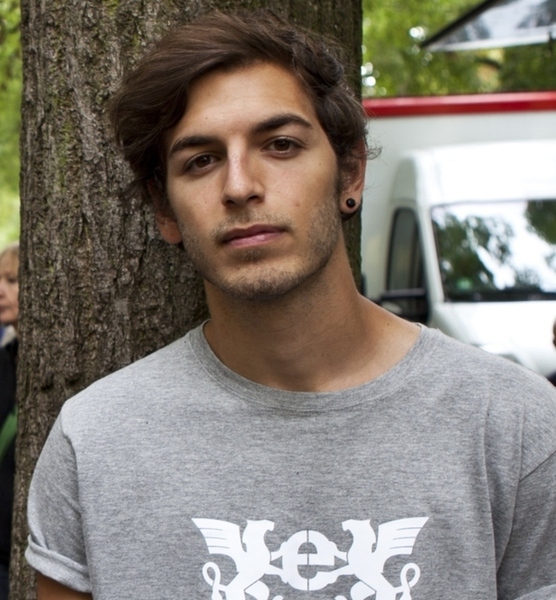 Deniz A. – Tanz Sedcard-Foto 3 bei JustInCast