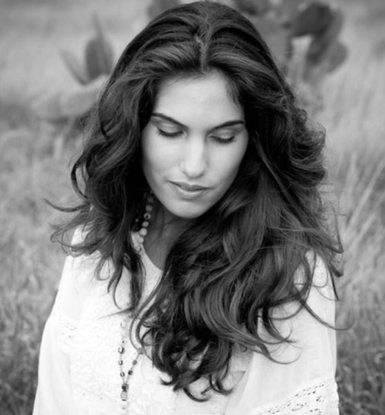 Bianca  T. – Fashion Sedcard-Foto 2 bei JustInCast