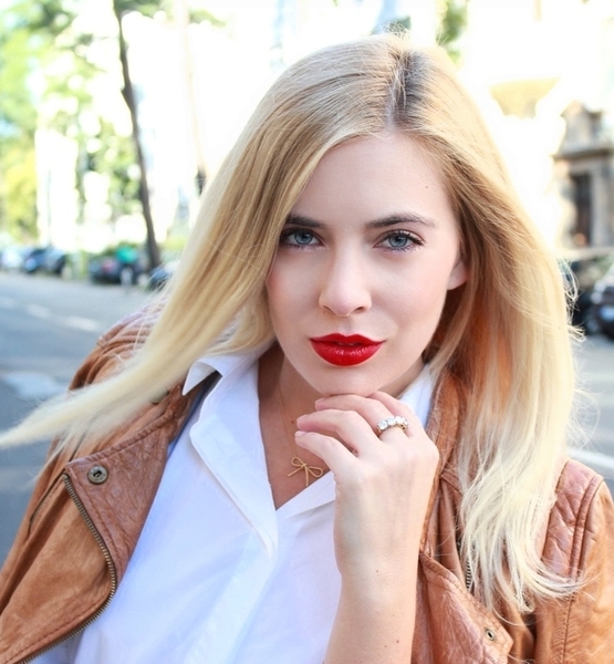 Katharina B. – Schauspiel Sedcard-Foto 4 bei JustInCast