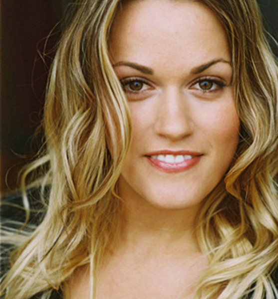 Sandra  V. – Schauspiel Sedcard-Foto 2 bei JustInCast
