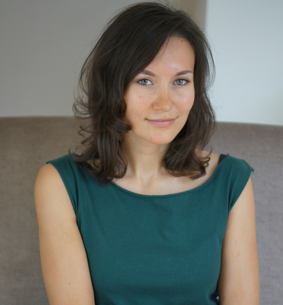 Mia H. – Moderation Sedcard-Foto 5 bei JustInCast