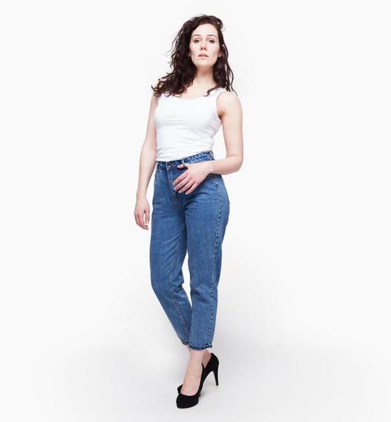 Lea-Sophie N. – Real People Sedcard-Foto 3 bei JustInCast