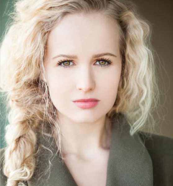 Kaily v. – Schauspiel Sedcard-Foto 5 bei JustInCast