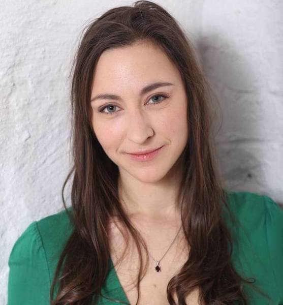 Kati T. – Schauspiel Sedcard-Foto 2 bei JustInCast