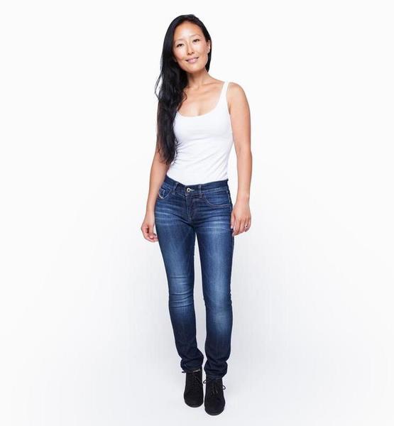 Rufei H. – Real People Sedcard-Foto 4 bei JustInCast
