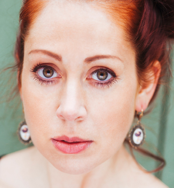 Iljana M. – Schauspiel Sedcard-Foto 6 bei JustInCast