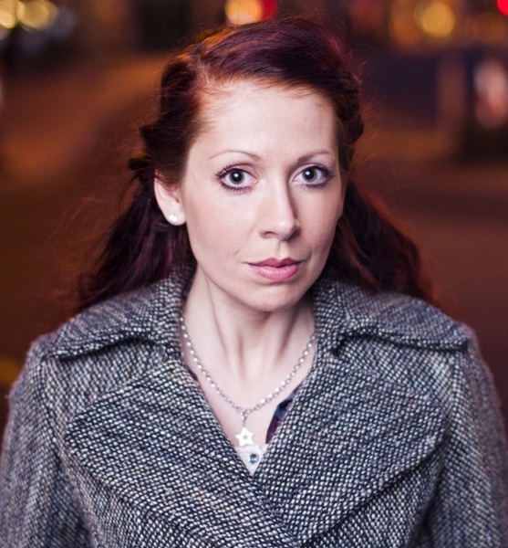 Iljana M. – Schauspiel Sedcard-Foto 3 bei JustInCast
