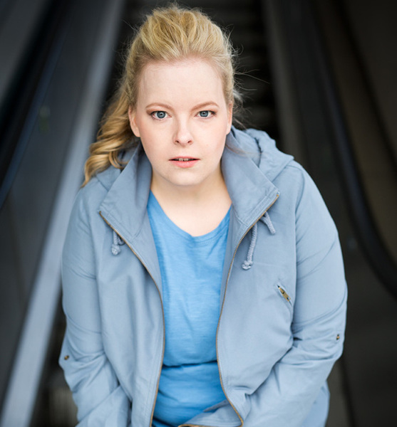Andrea S. – Schauspiel Sedcard-Foto 2 bei JustInCast