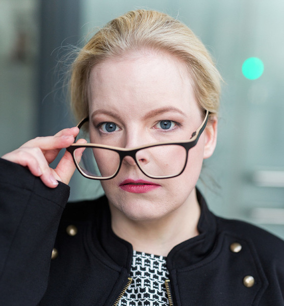 Andrea S. – Schauspiel Sedcard-Foto 5 bei JustInCast