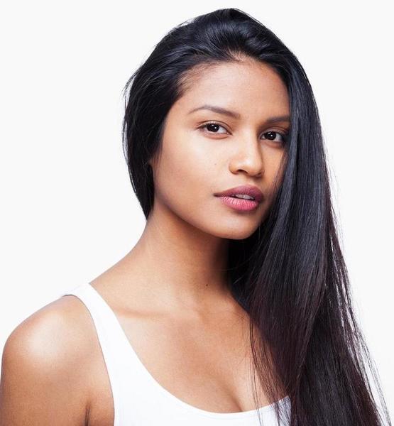 Asha V. – Fashion Sedcard-Foto 2 bei JustInCast