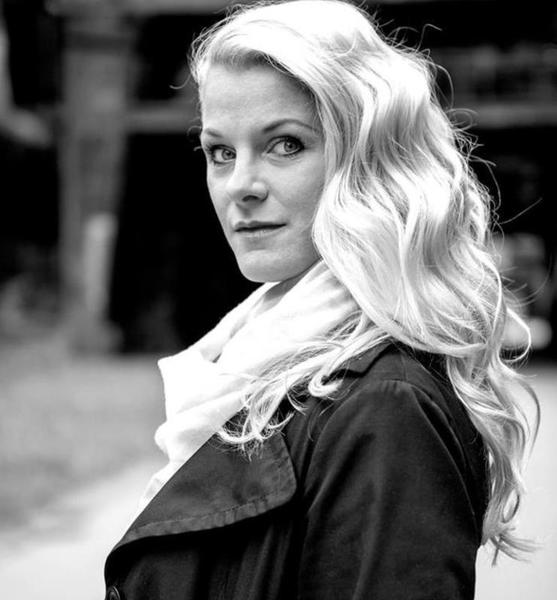 Ellen W. – Acting sedcard image 2 at JustInCast